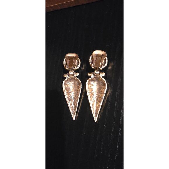 Vintage Gold-tone Drop Earrings with a Red Cabochon Stone - Picture 2 of 3